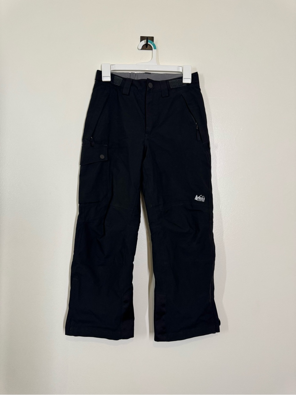 REI Black Youth Snow Pants Medium 10/12 Ski Snowboard Unisex Adjustable waist